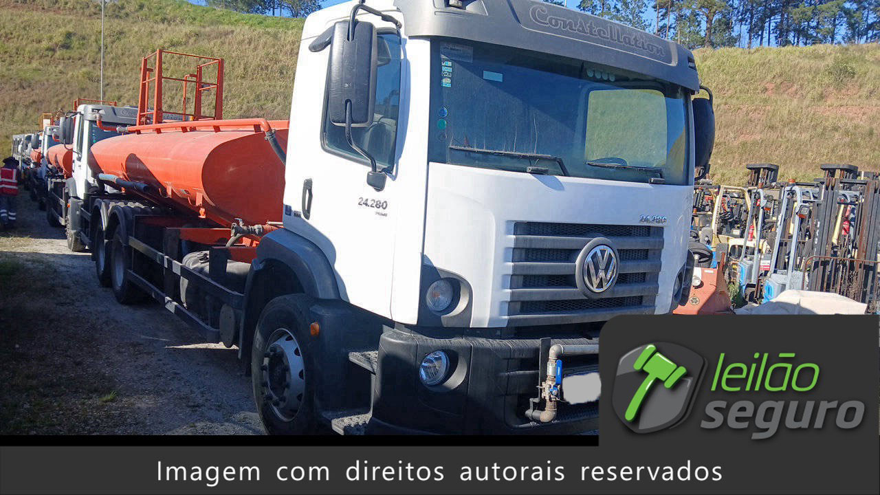LOTE 081 VOLKSWAGEN 24.280 E CONSTEL. 6X2 2019/2020