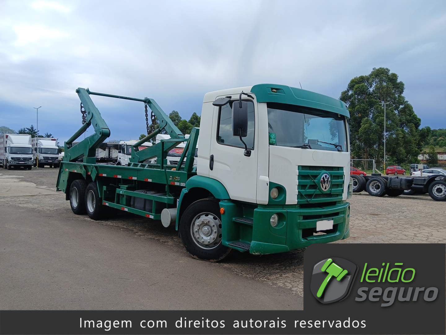 LOTE 113 VOLKSWAGEN 24.280 E CONSTEL. 6X2 2012/2012