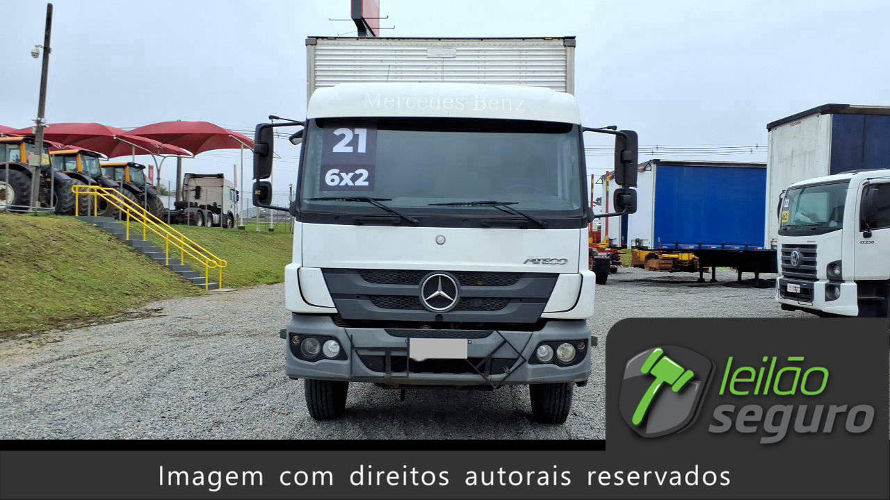 LOTE 122 MERCEDES-BENZ ATEGO 2430 CABINE ESTENDIDA 6X4 2021/2021