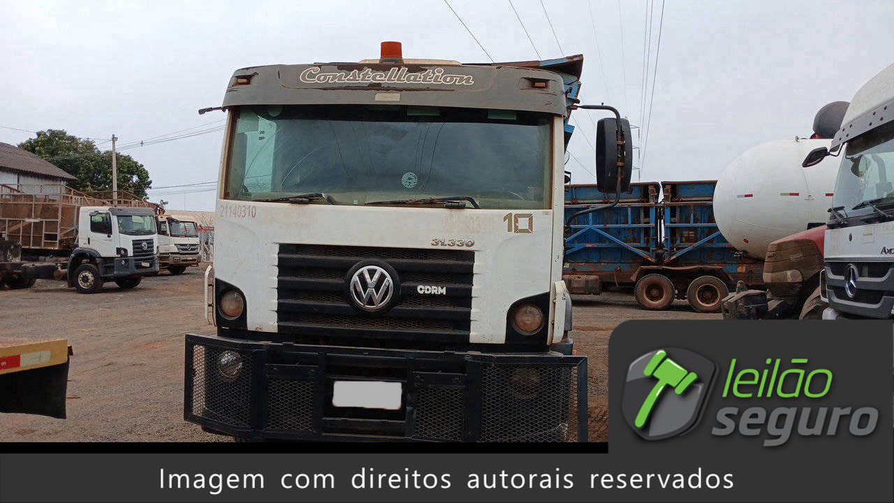 LOTE 132 VOLKSWAGEN 31.330 CRC 6X4 2014/2015