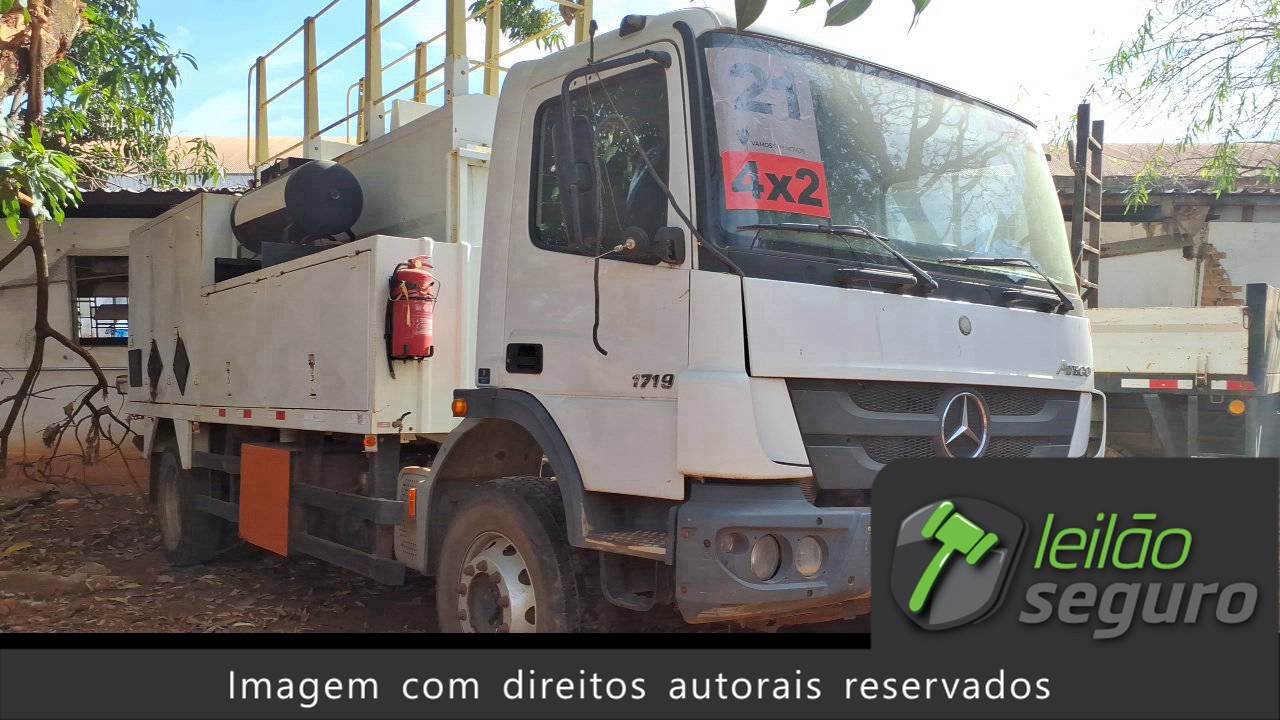 LOTE 139 MERCEDES-BENZ ATEGO 1719 4X2 2021/2021
