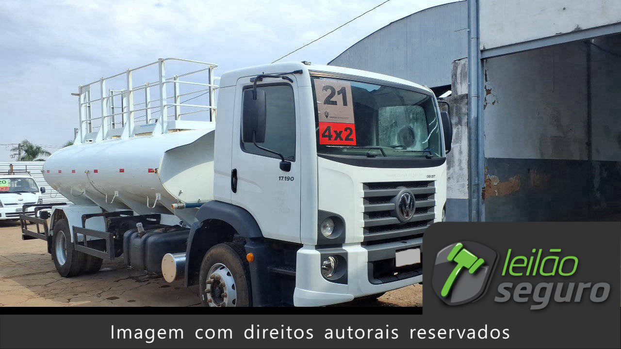 LOTE 010 VOLKSWAGEN 17.190 CRM ROB 4X2 2020/2021