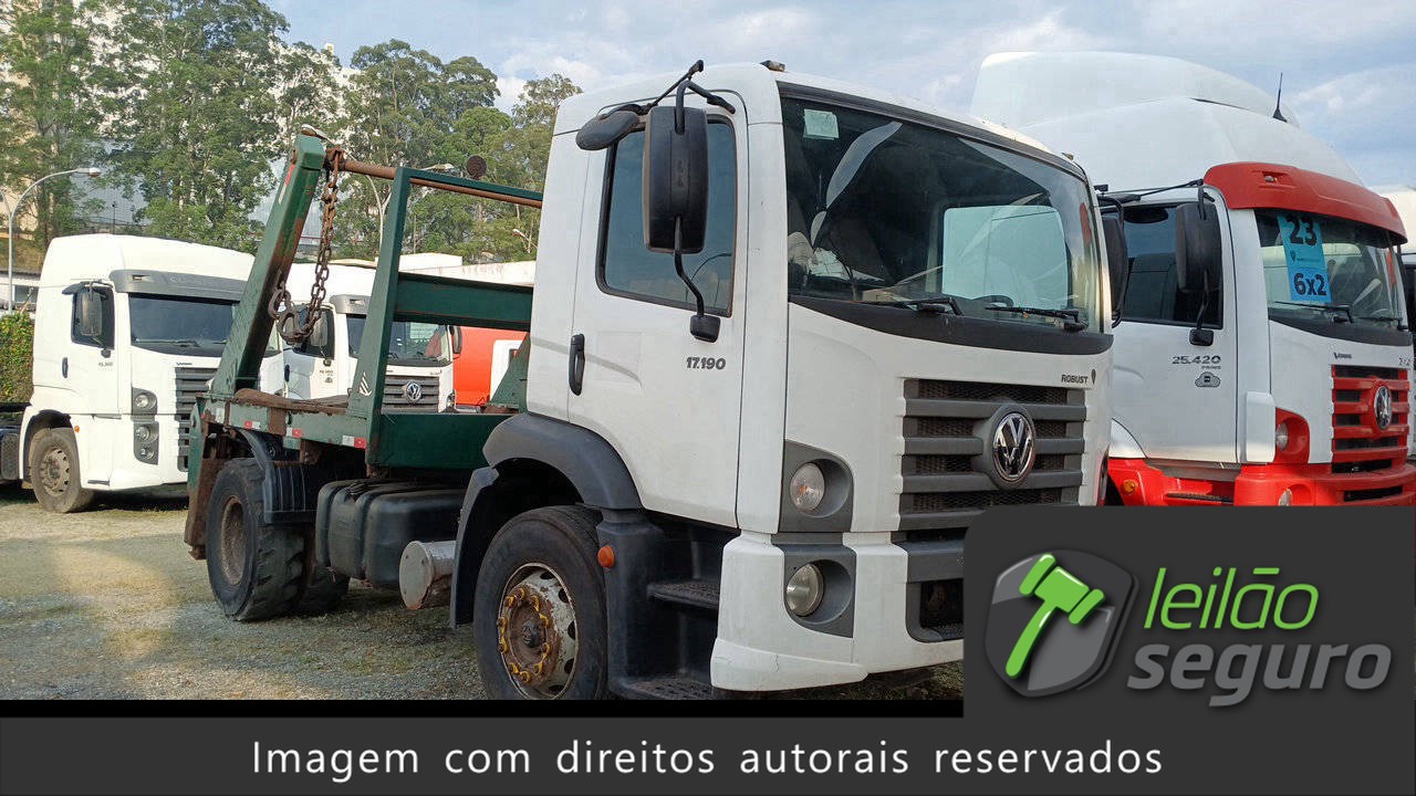 LOTE 002 VOLKSWAGEN 17.190 CRM ROB 4X2 2022/2023
