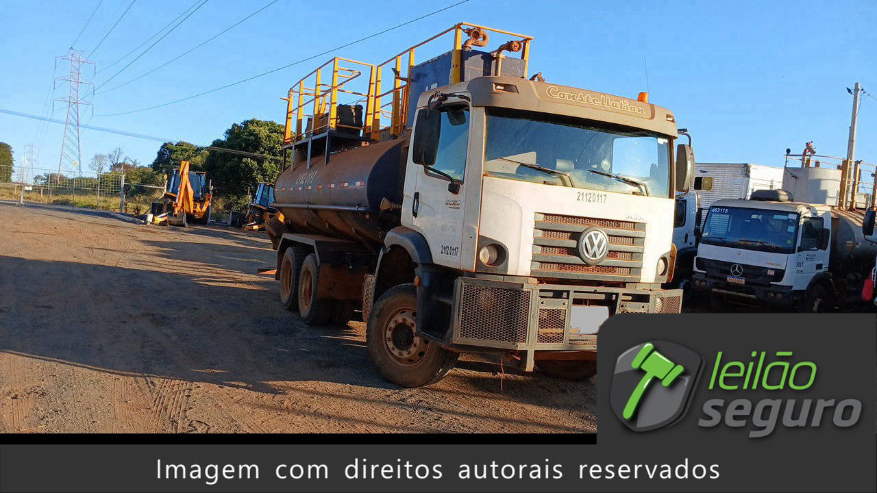 LOTE 018 VOLKSWAGEN 31.330 E CONSTEL. 6X4 2014/2015