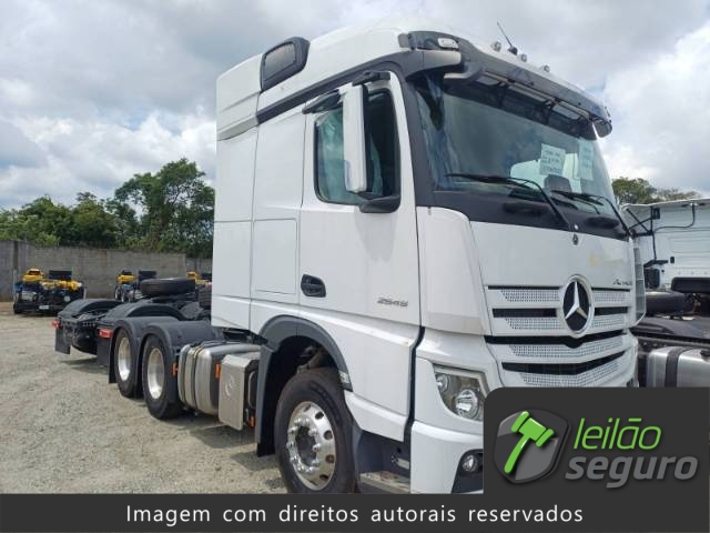 LOTE 1052 MERCEDES-BENZ ACTROS CAVALO MECÂNICO 2025/2025