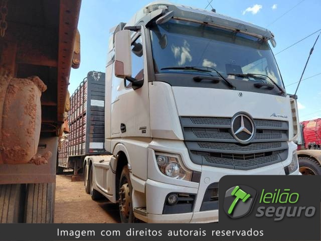 LOTE 1076 MERCEDES-BENZ ACTROS 2651 S 6X4 2023/2024