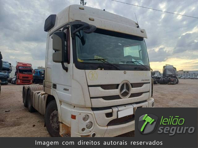LOTE 1121 MERCEDES-BENZ ACTROS 2651 LS 6X4 2019/2020