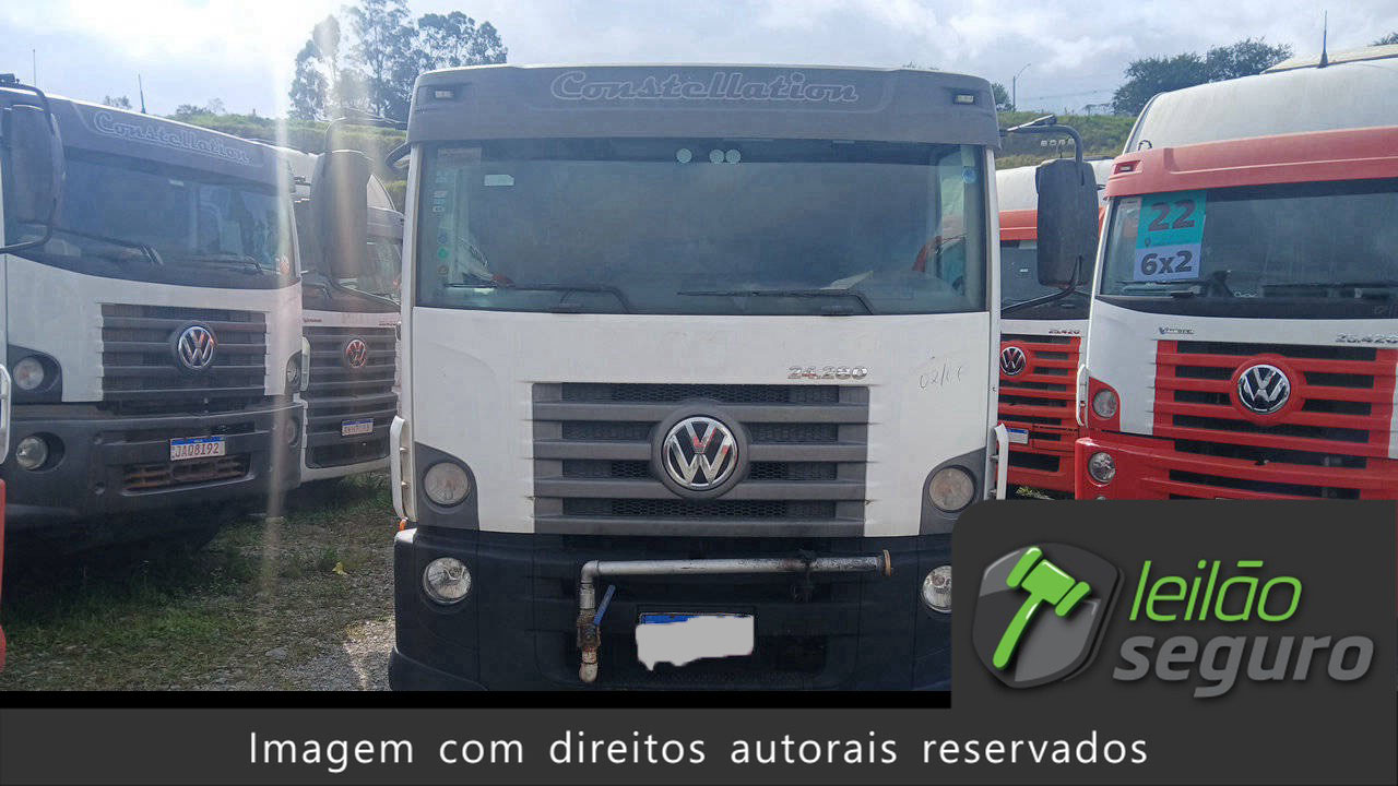 LOTE 050 VOLKSWAGEN 24.280 E CONSTEL. 6X2 2019/2020