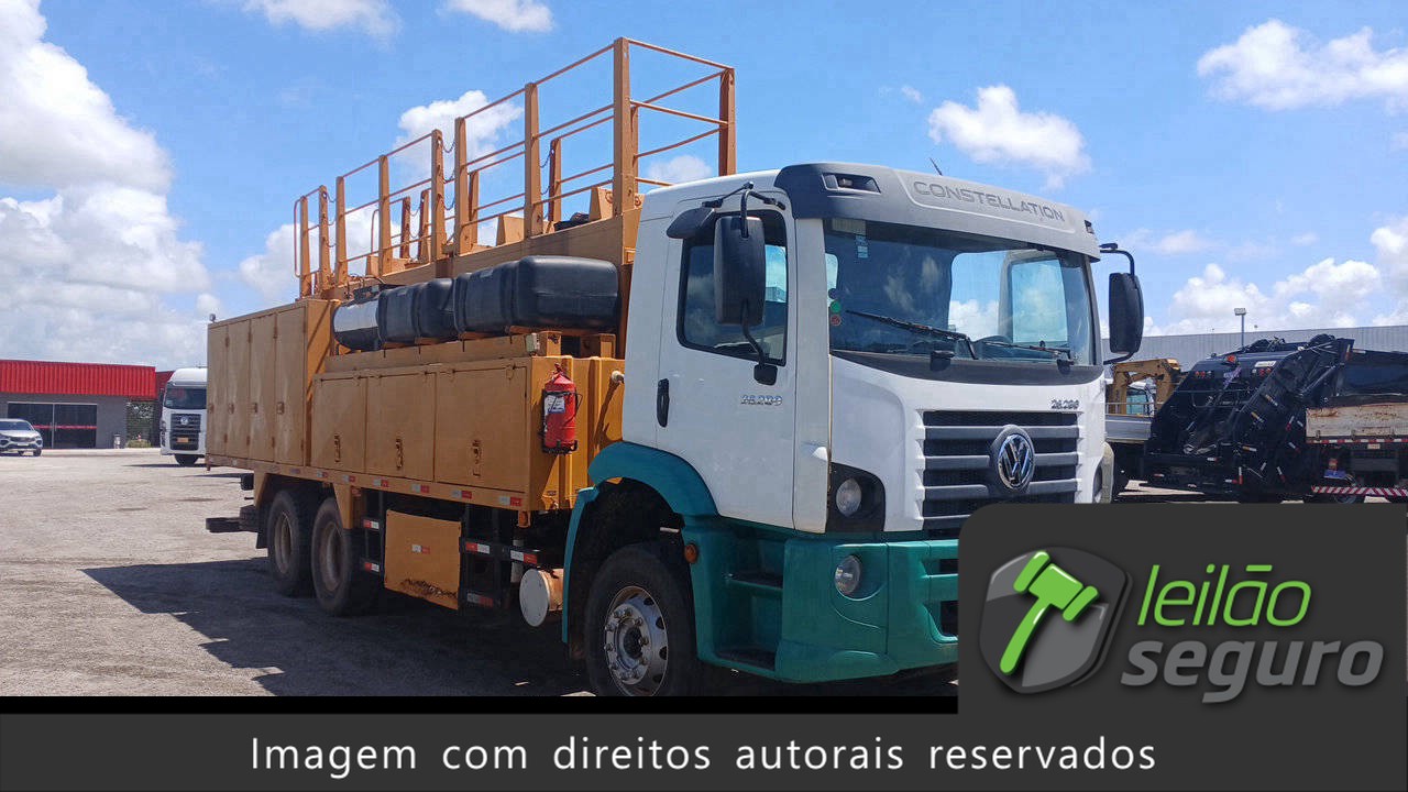 LOTE 059 VOLKSWAGEN 26.280 CRM 6X4 2022/2023